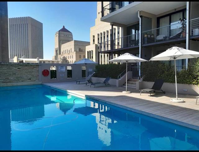 1 BEDROOM APARTMENT FOR SALE IN CAPE TOWN CITY CENTRE